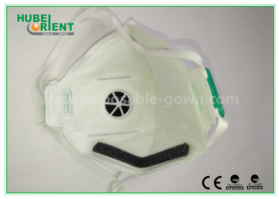 Folded disposable hospital masks for sickness , Soft  polypropylene materials