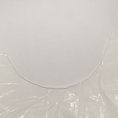 78x144cm White Elastic Cuffs Disposable PE Plastic Work Gown Oil Proof No Reuse